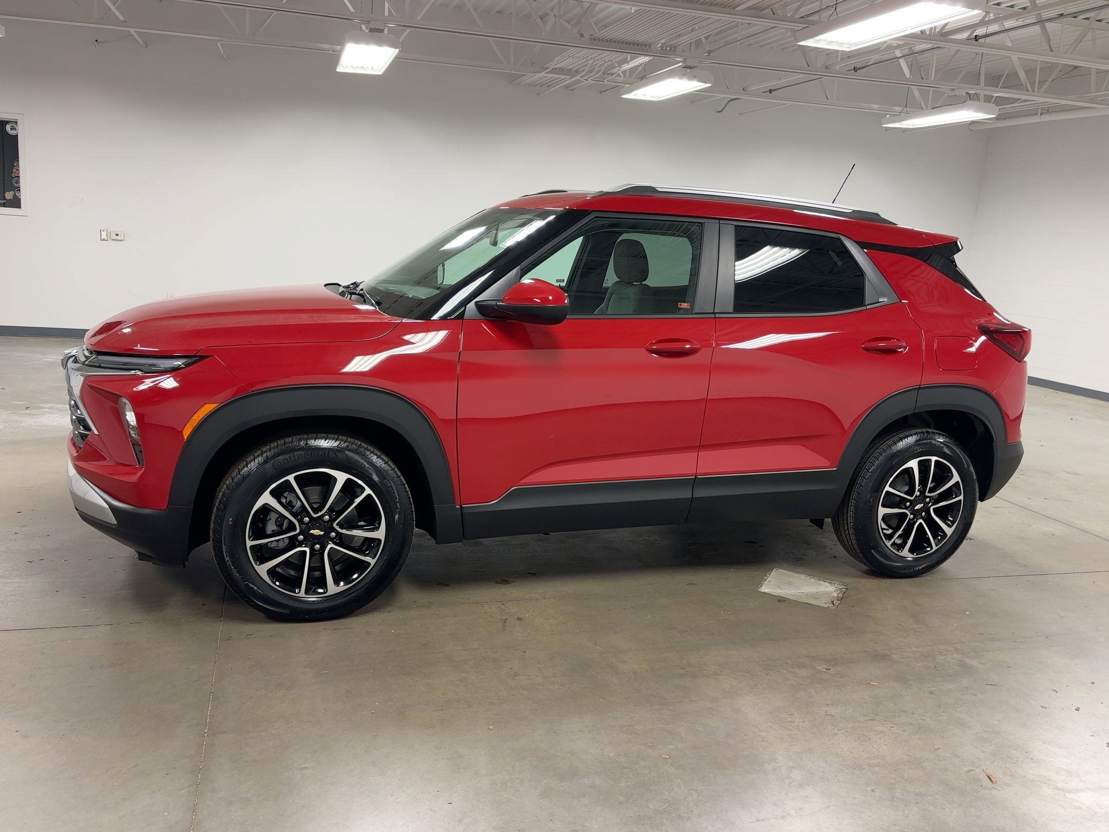 New 2026 Chevrolet TrailBlazer LT w/ Convenience Package image 2