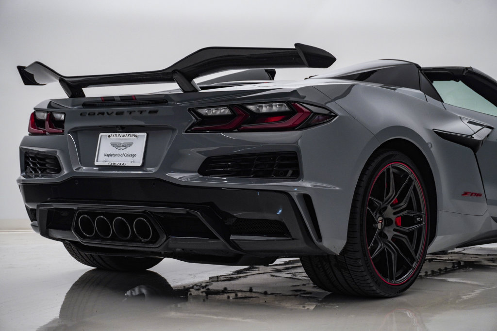 Used 2025 Chevrolet Corvette Z06 w/ Z07 Performance Package RWD image 14
