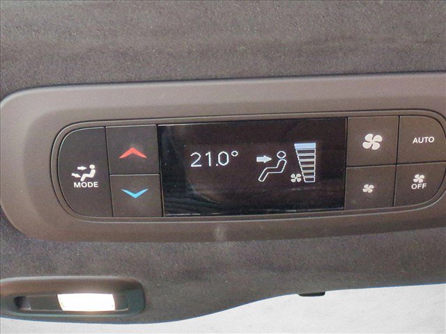 Used 2021 Chrysler Pacifica Pinnacle FWD image 15