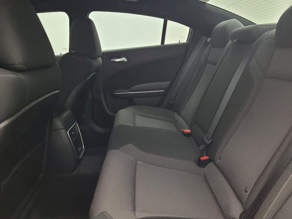 Used 2018 Dodge Charger SXT w/ Travel & Safety Group RWD image 18