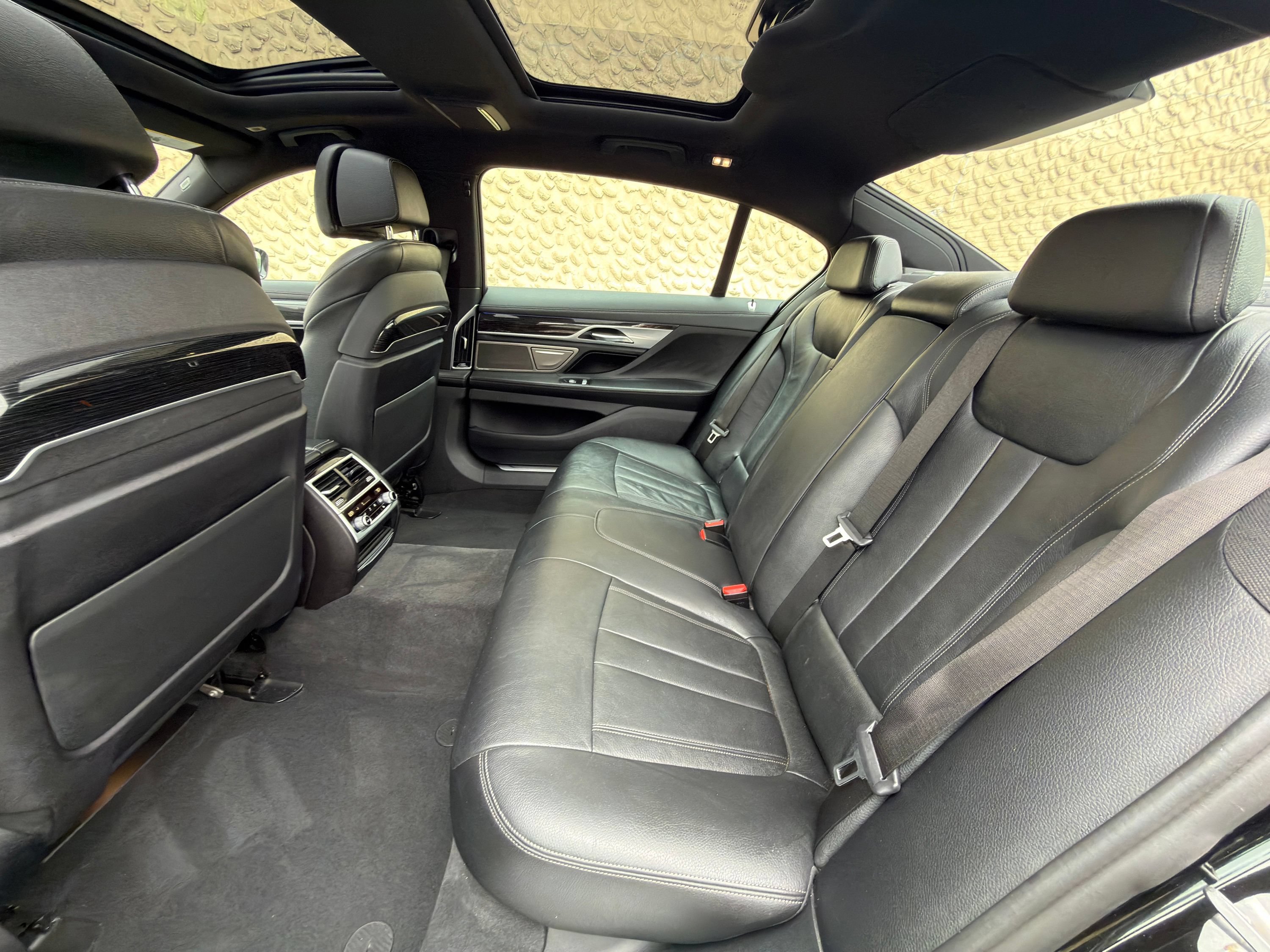 Used 2019 BMW 740i xDrive w/ M Sport Package AWD/4WD image 17