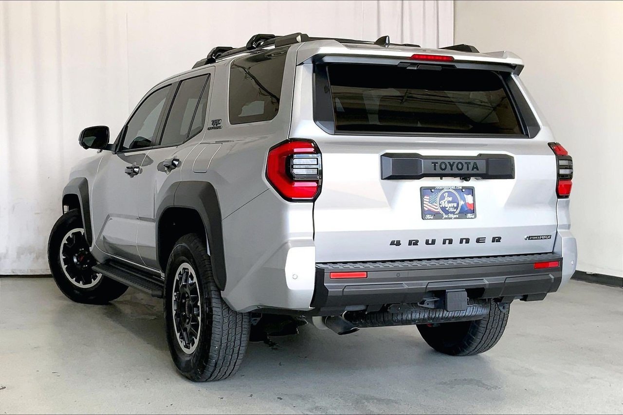 Used 2025 Toyota 4Runner TRD Off-Road Premium AWD/4WD image 10