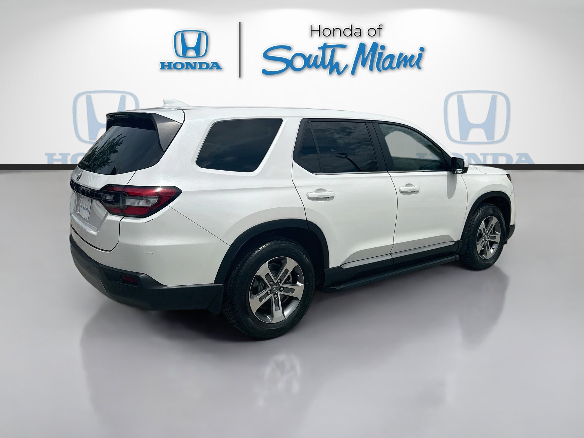 Certified 2025 Honda Pilot EX-L image 7