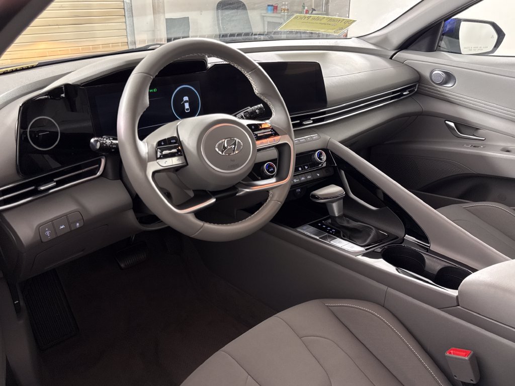 Certified 2023 Hyundai Elantra SEL w/ Convenience Package FWD image 16