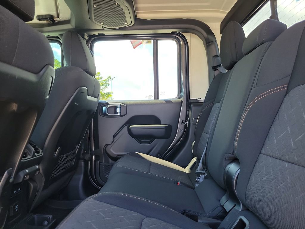 Used 2025 Jeep Gladiator Mojave w/ Steel Bumper Group image 10