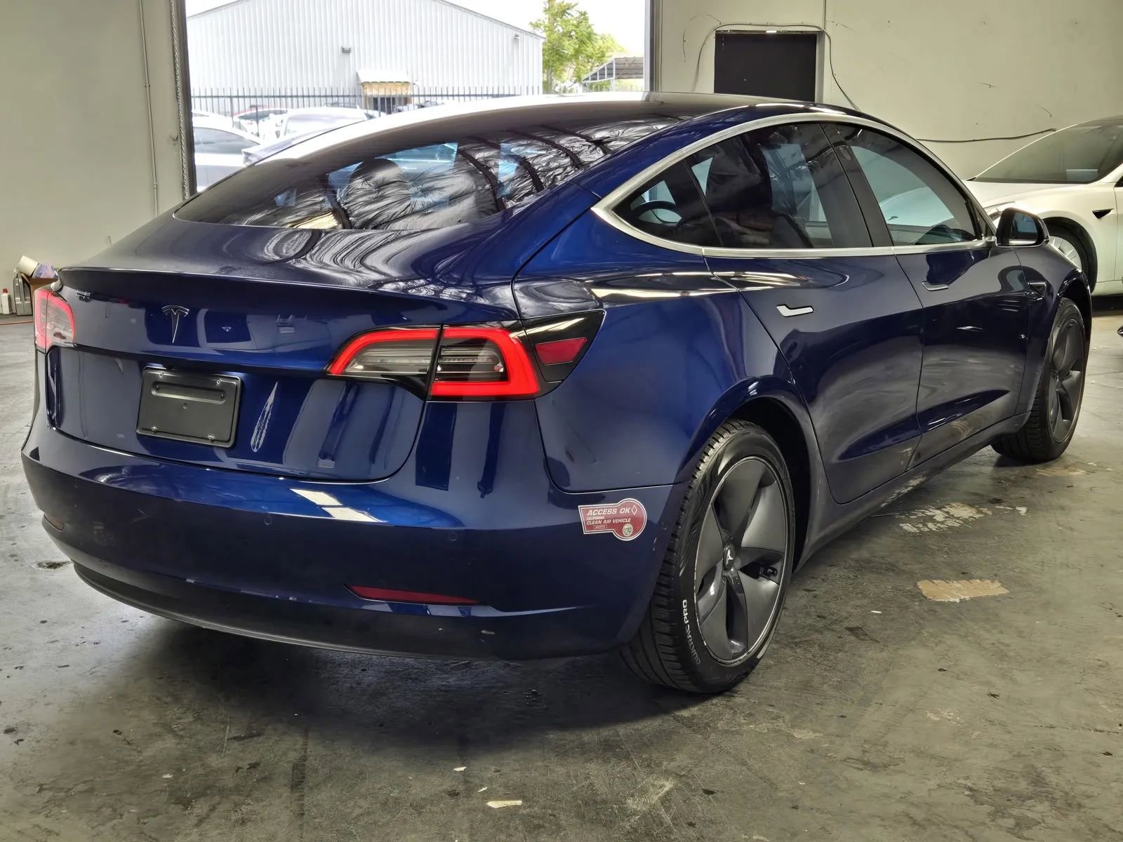 Used 2020 Tesla Model 3 Standard Range Plus RWD image 4