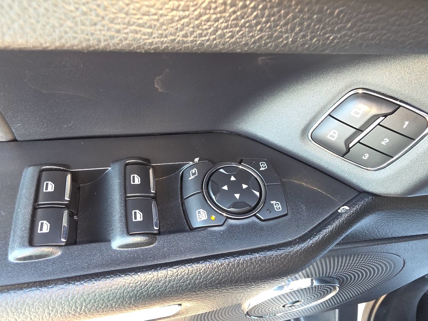 Used 2019 Ford Expedition Limited w/ Equipment Group 303A AWD/4WD image 14
