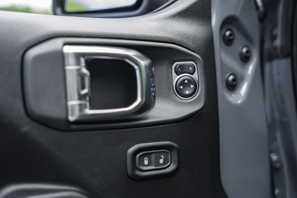 New 2025 Jeep Gladiator Sport AWD/4WD image 39