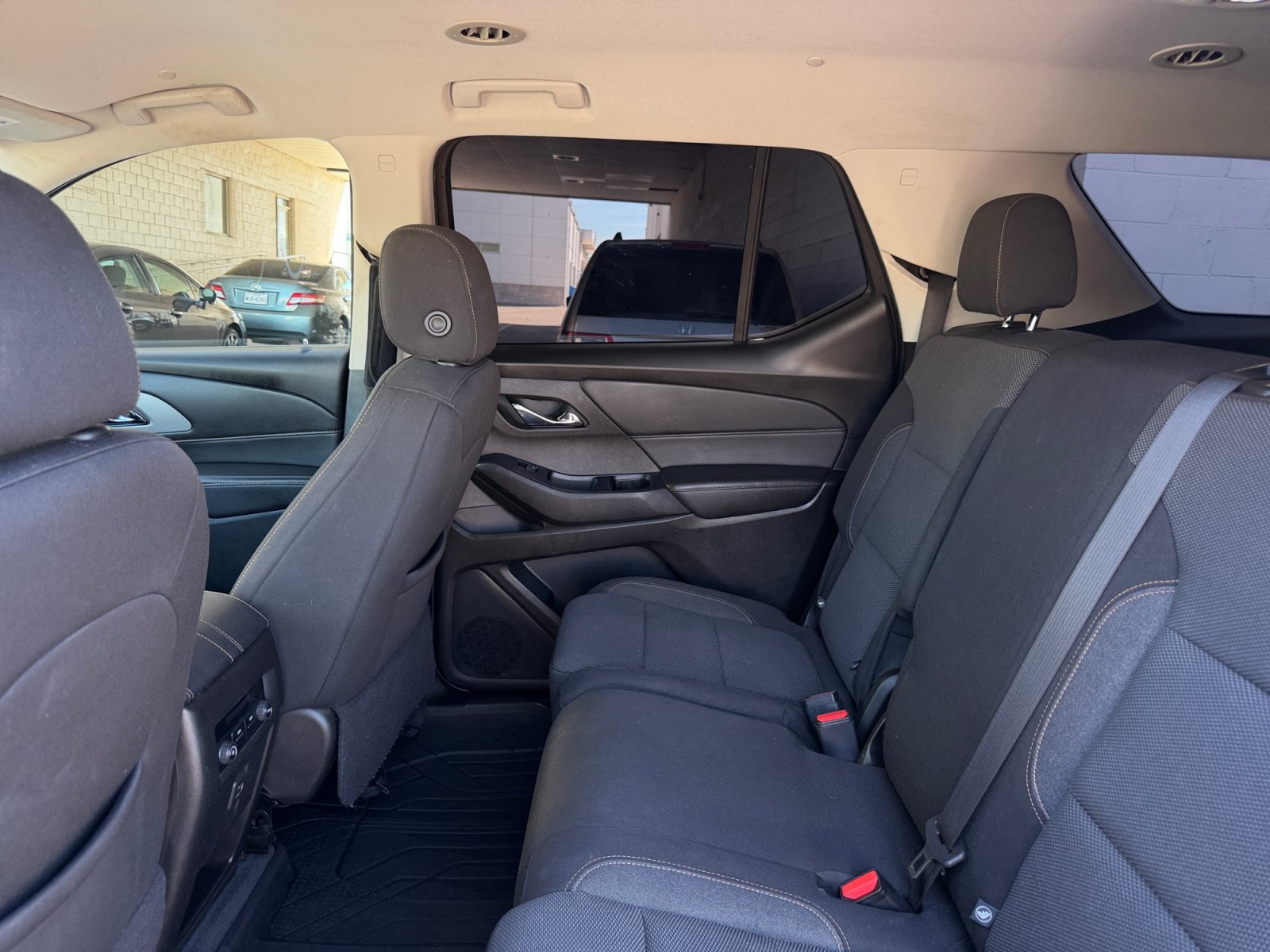Used 2020 Chevrolet Traverse LS w/ LPO, Blackout Package FWD image 17