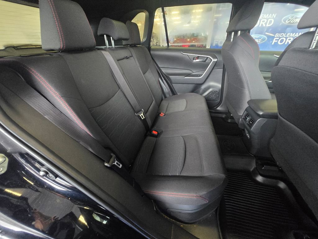 Used 2024 Toyota RAV4 SE image 24