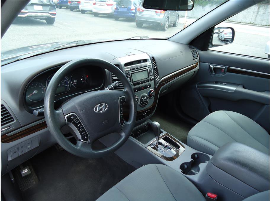 Used 2012 Hyundai Santa Fe GLS image 12