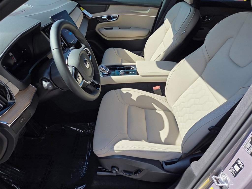 New 2026 Volvo XC90 B6 Plus w/ Protection Package Premier image 9