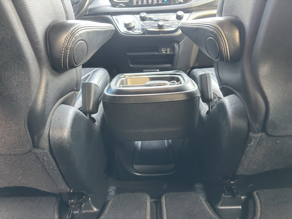 Used 2018 Chrysler Pacifica Touring-L w/ Premium Audio Group image 28