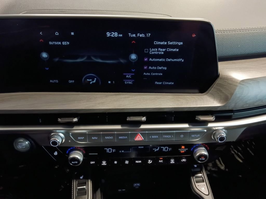 Used 2025 Kia Telluride AWD image 4