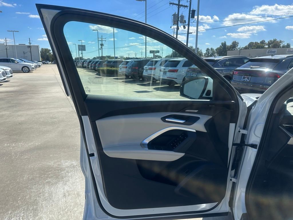 New 2025 Audi Q5 Premium Plus image 9