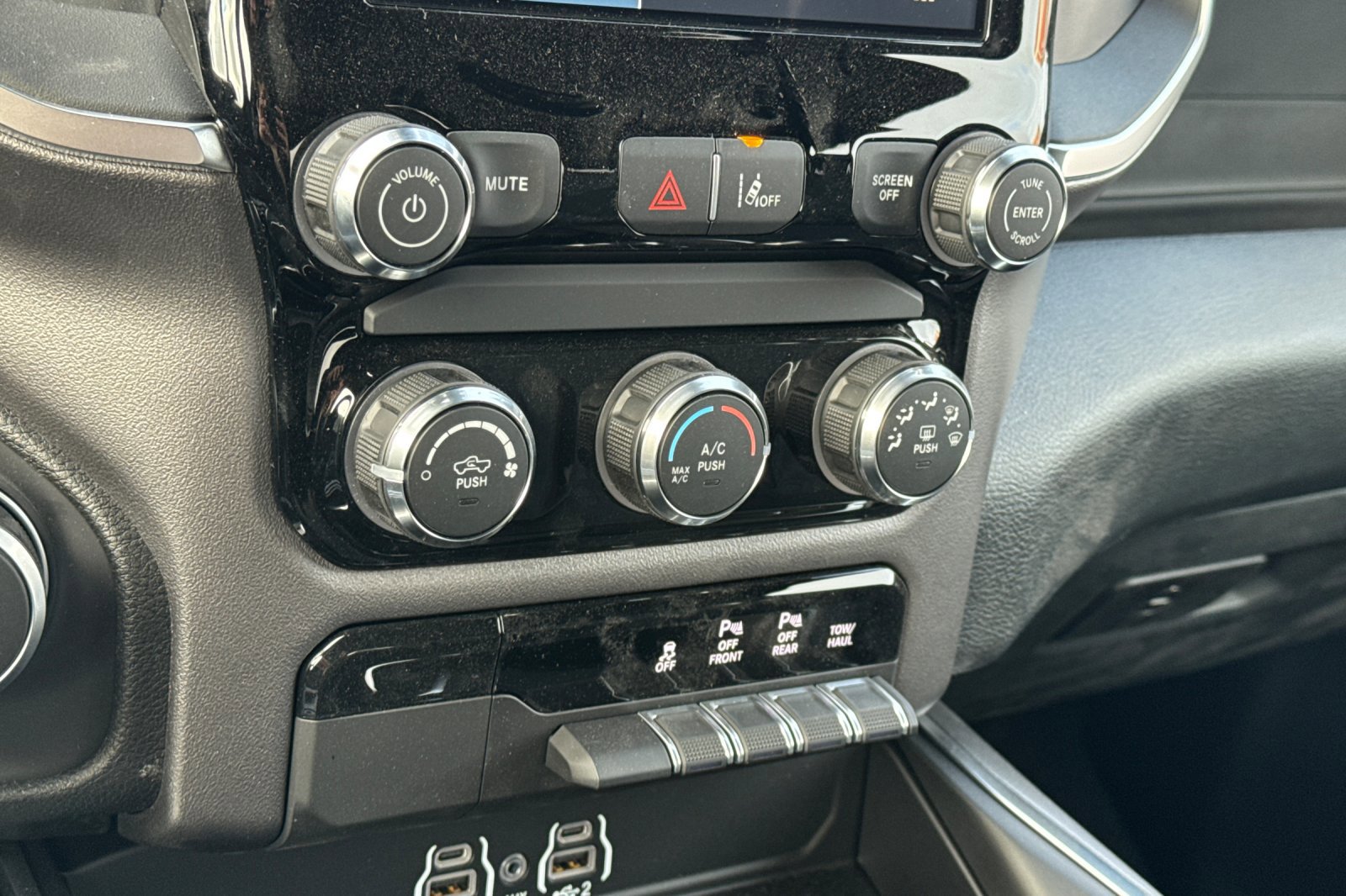 New 2026 RAM 1500 4WD 4D Crew Cab Big Horn/Lone image 18