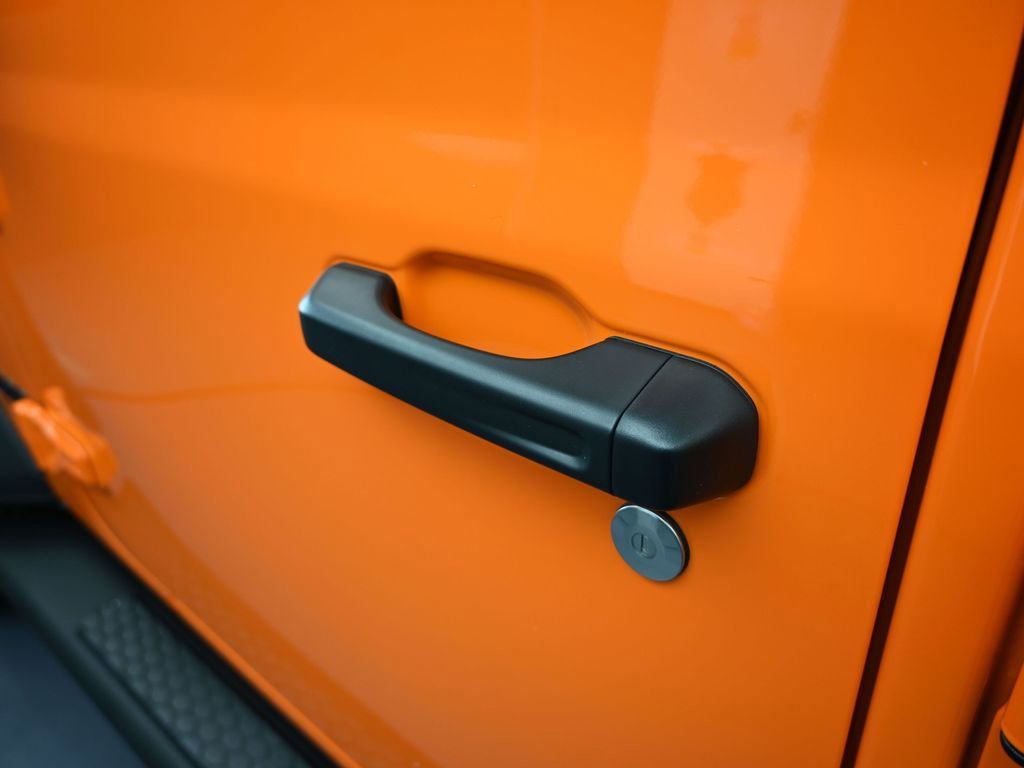 Used 2025 Jeep Wrangler Sport image 31