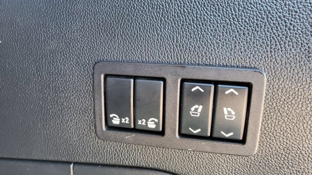 Used 2017 Chevrolet Tahoe Premier AWD/4WD image 15