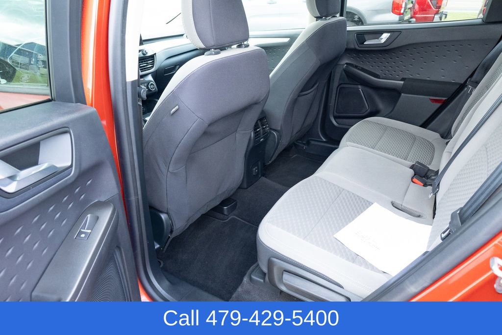 Used 2020 Ford Escape SE image 30