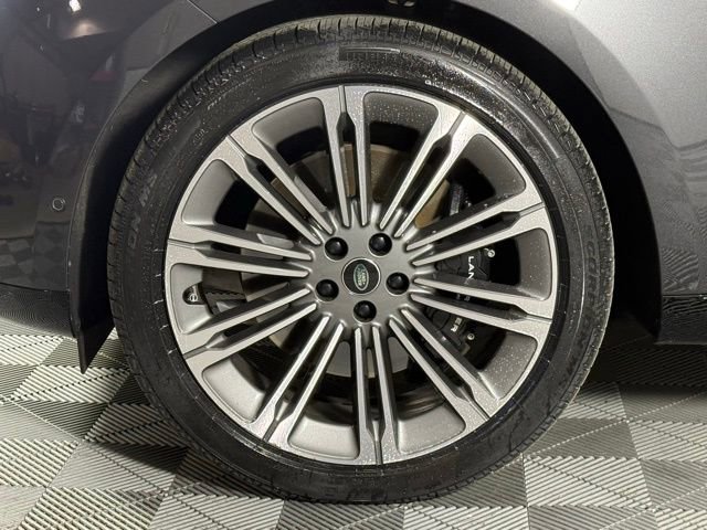 Certified 2025 Land Rover Range Rover Long Wheelbase Autobiography AWD/4WD image 13