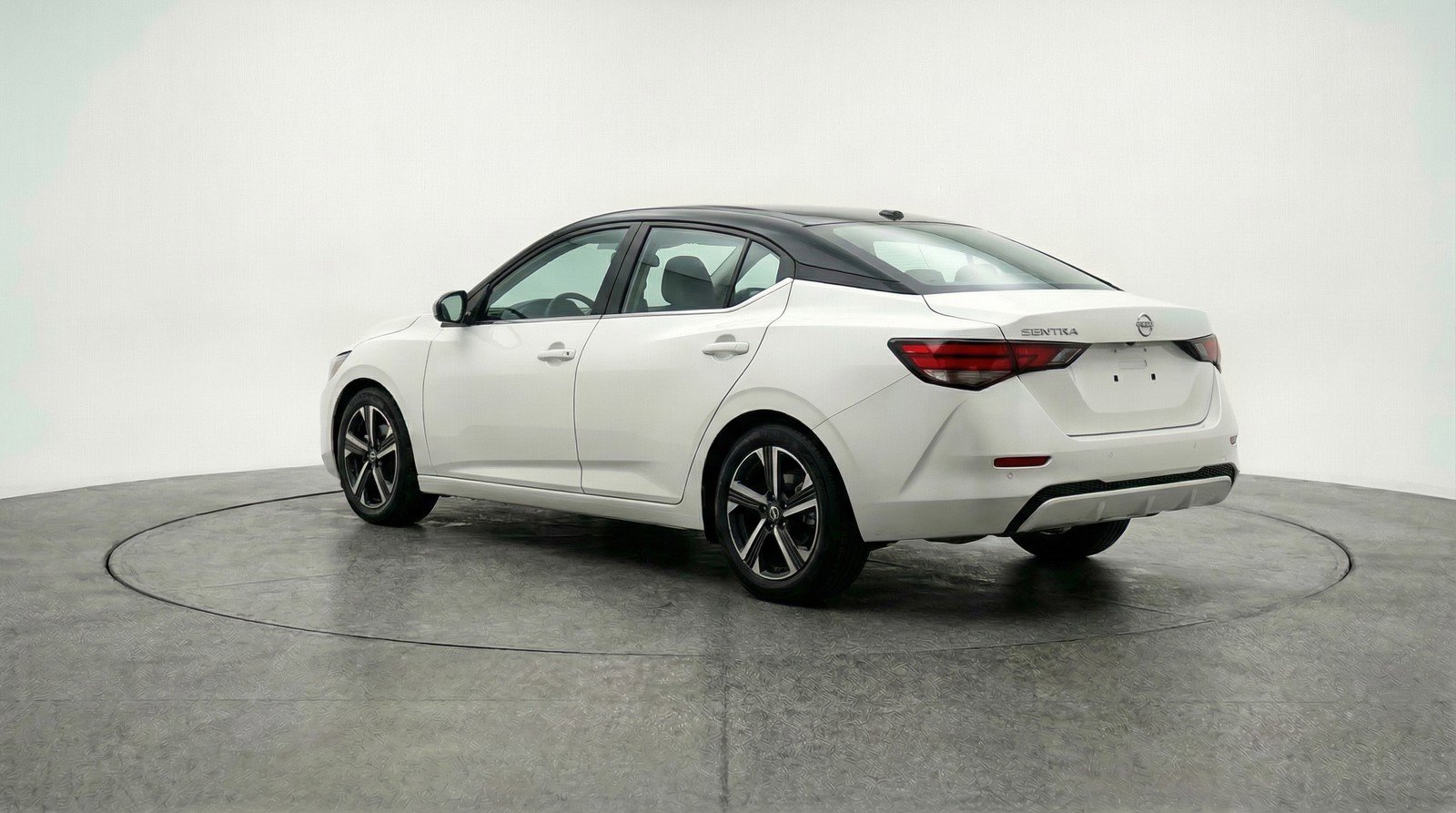 Used 2025 Nissan Sentra SV image 6