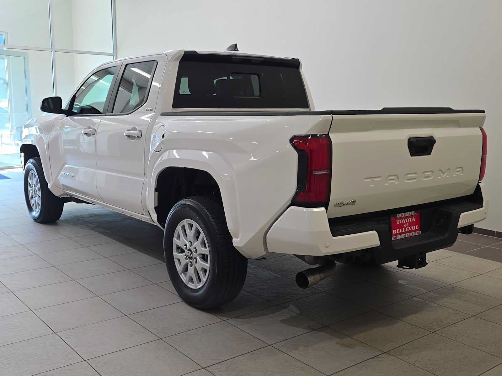Certified 2025 Toyota Tacoma SR5 w/ SR5 Upgrade Package AWD/4WD image 4