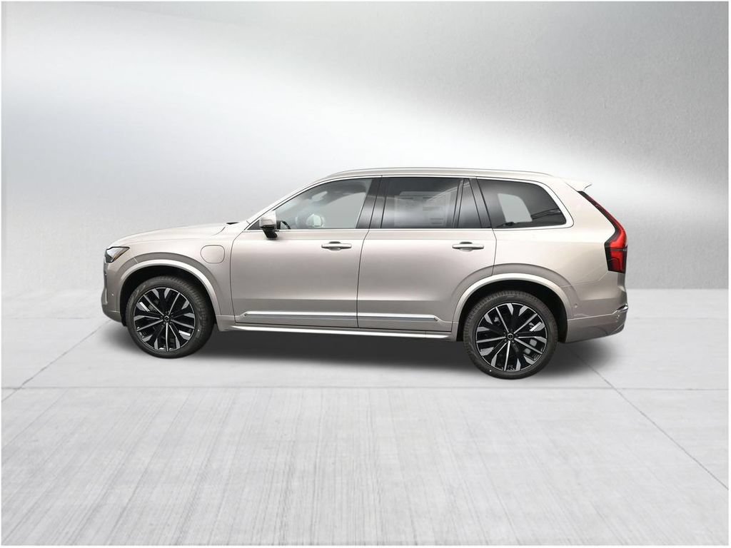 New 2026 Volvo XC90 T8 Plus w/ Protection Package Premier AWD/4WD image 2