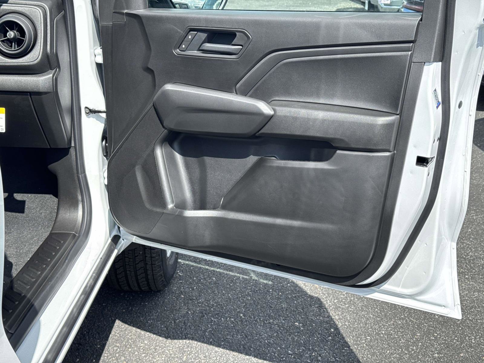 New 2026 Chevrolet Colorado W/T image 9