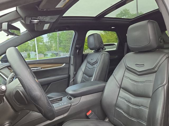 Used 2017 Cadillac XT5 Platinum AWD/4WD image 25