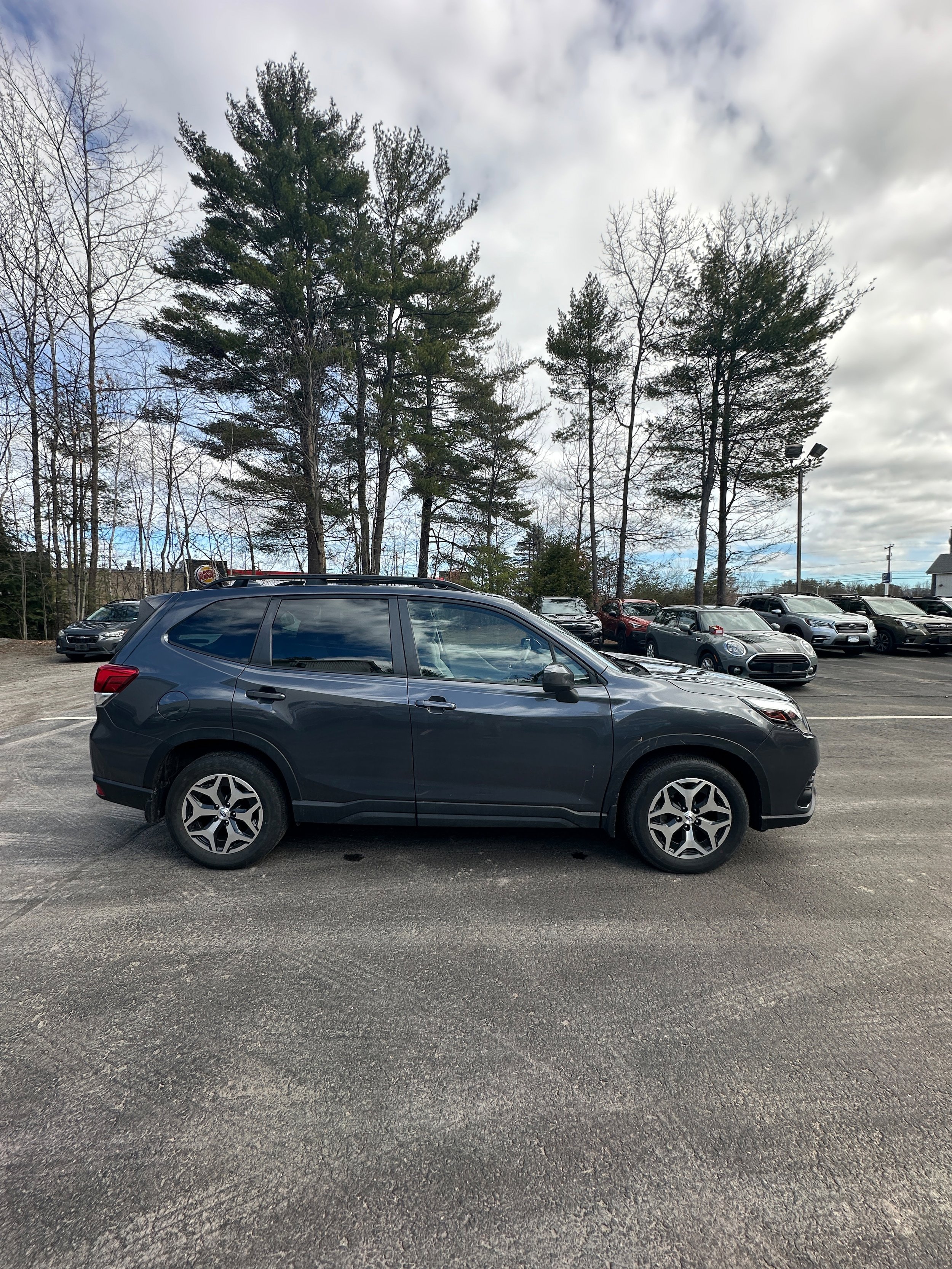 Used 2023 Subaru Forester Premium image 4