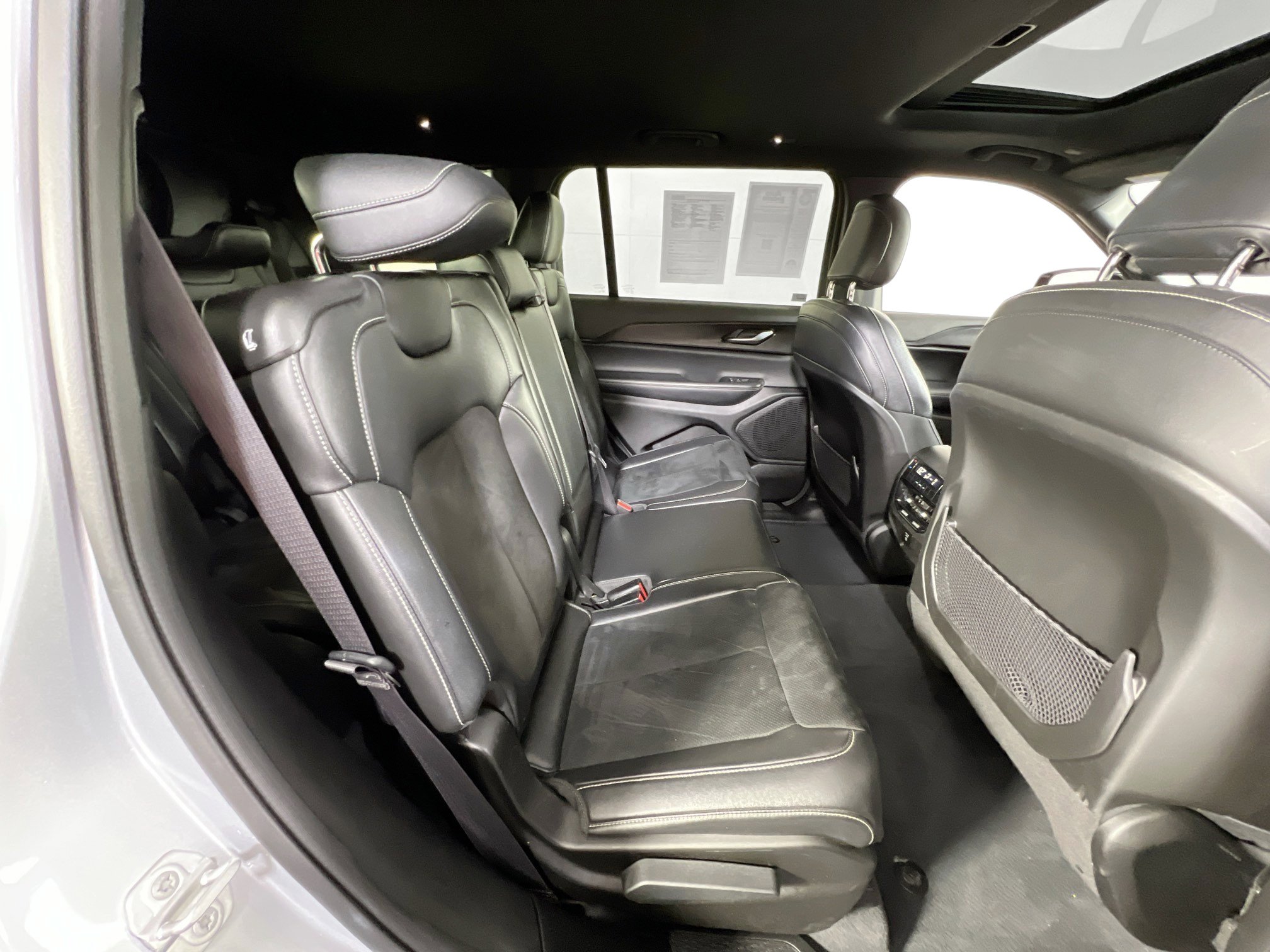 Used 2023 Jeep Grand Cherokee L Laredo AWD/4WD image 28