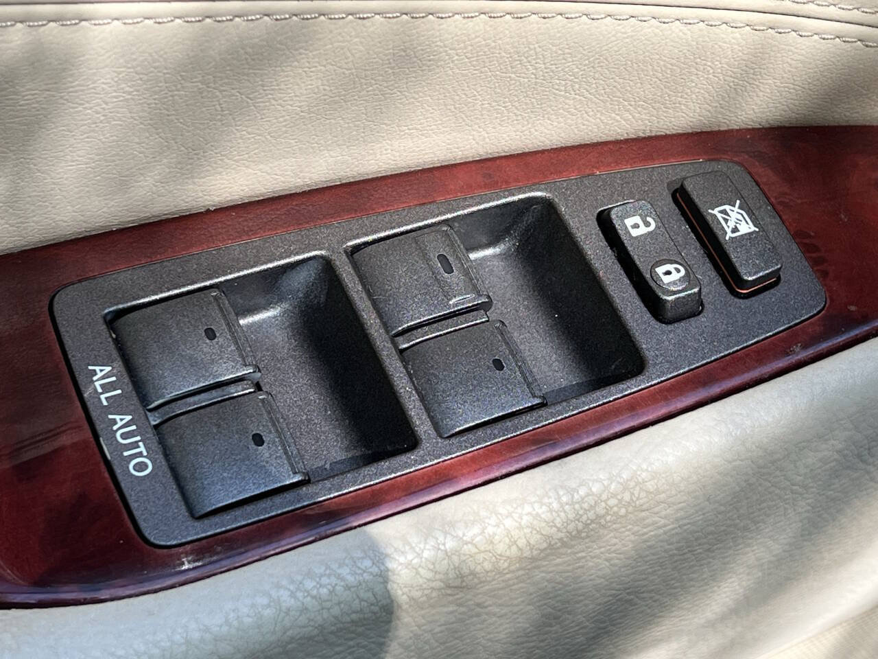 Used 2012 Lexus LS 460 AWD w/ Luxury Value Edition image 21