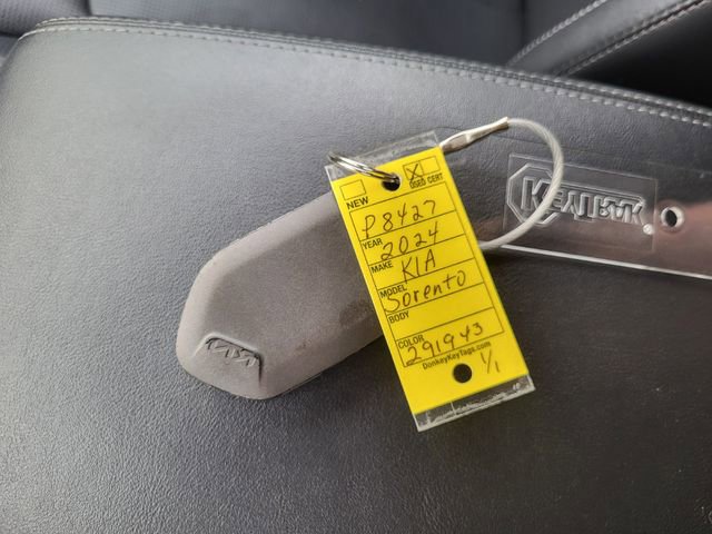 Used 2024 Kia Sorento S FWD image 25