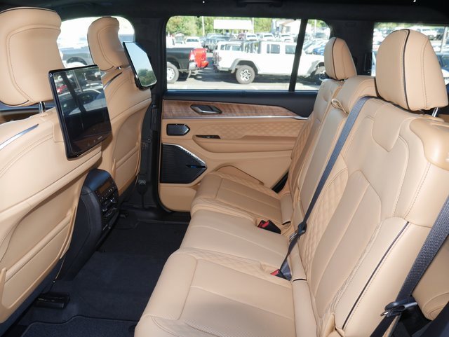 New 2025 Jeep Grand Cherokee L Summit image 30