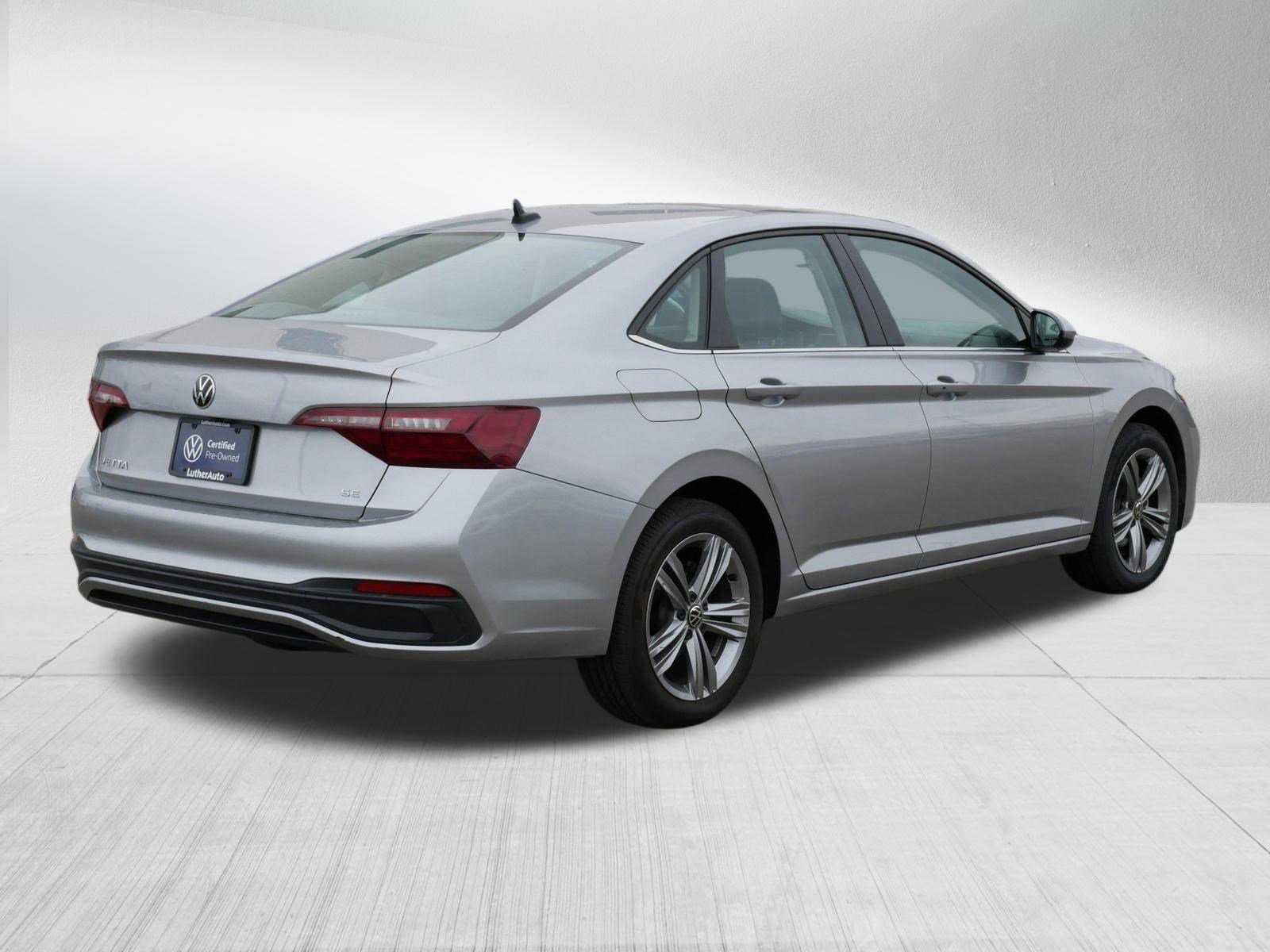 Certified 2024 Volkswagen Jetta SE image 7