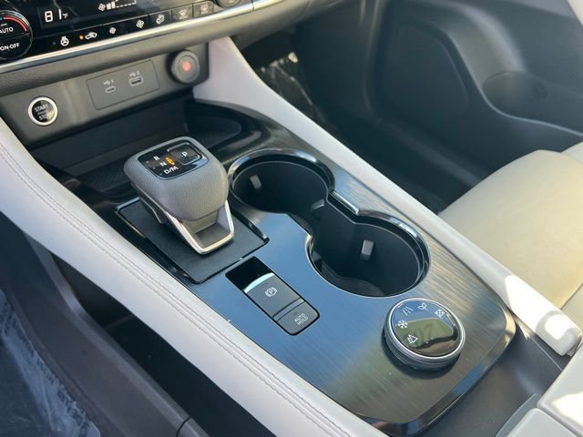 Used 2023 Nissan Rogue SL image 22