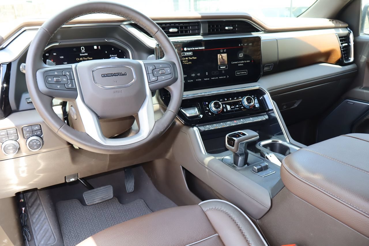 Used 2025 GMC Sierra 1500 Denali w/ Denali Reserve Package AWD/4WD image 5