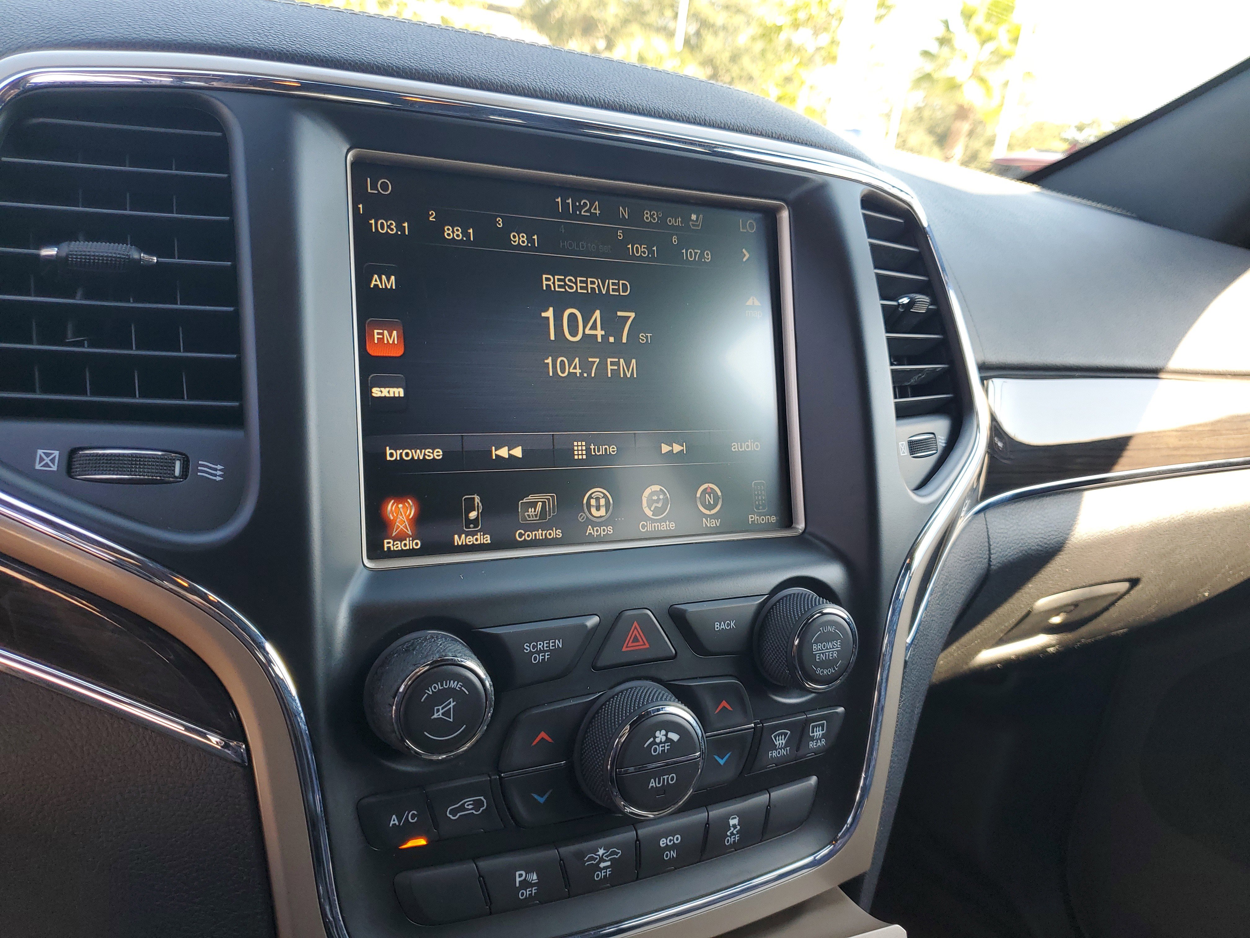 Used 2015 Jeep Grand Cherokee Overland w/ Advanced Technology Group image 21