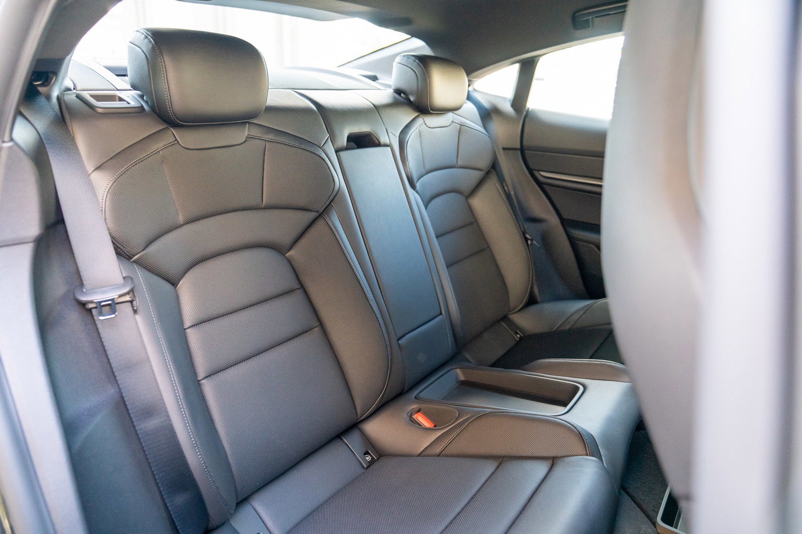 Used 2025 Porsche Taycan image 20