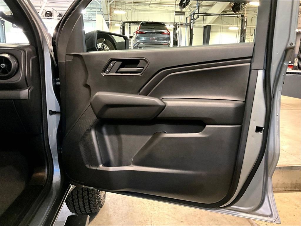 Used 2026 Chevrolet Colorado Trail Boss AWD/4WD image 12