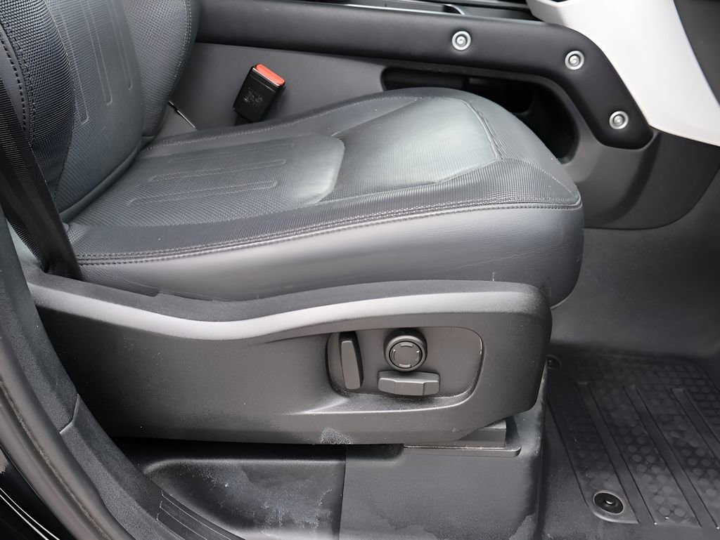 Used 2022 Land Rover Defender 110 X-Dynamic SE image 11