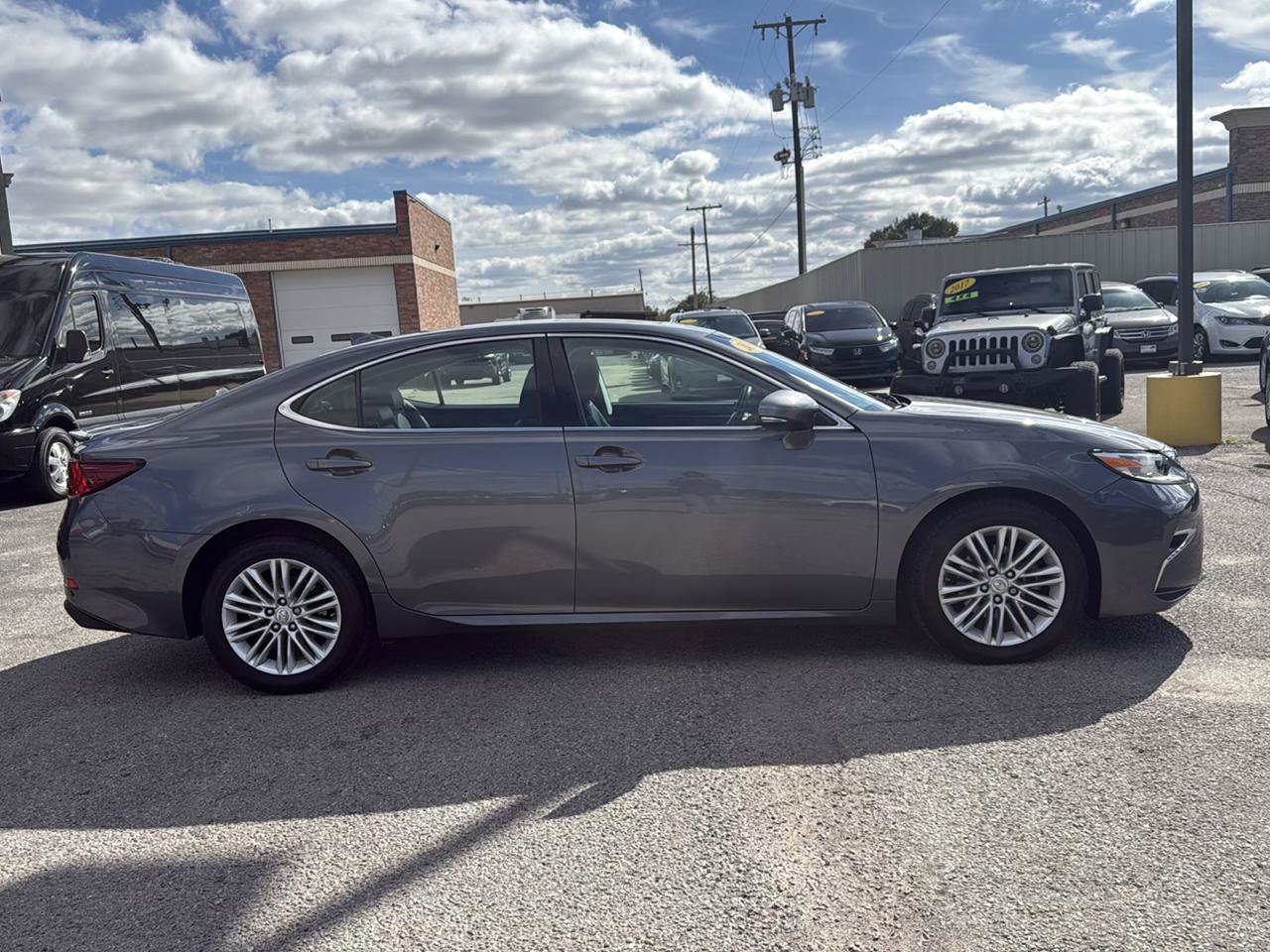 Used 2016 Lexus ES 350 w/ Accessory Package FWD image 5