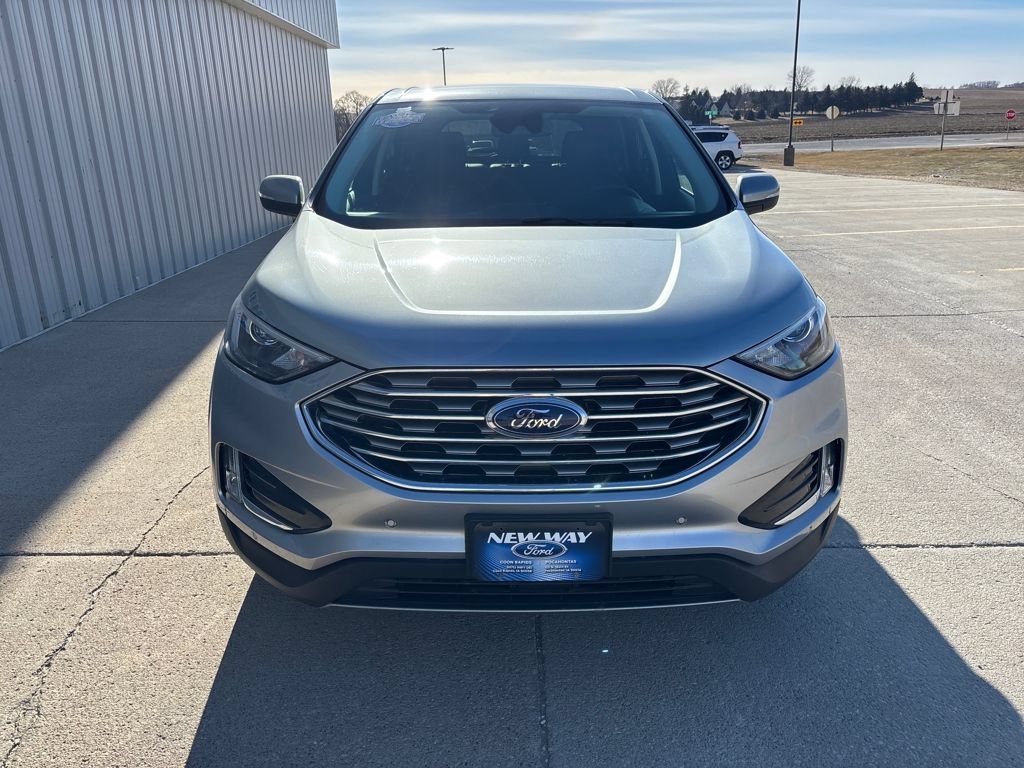 Certified 2024 Ford Edge Titanium AWD/4WD image 2