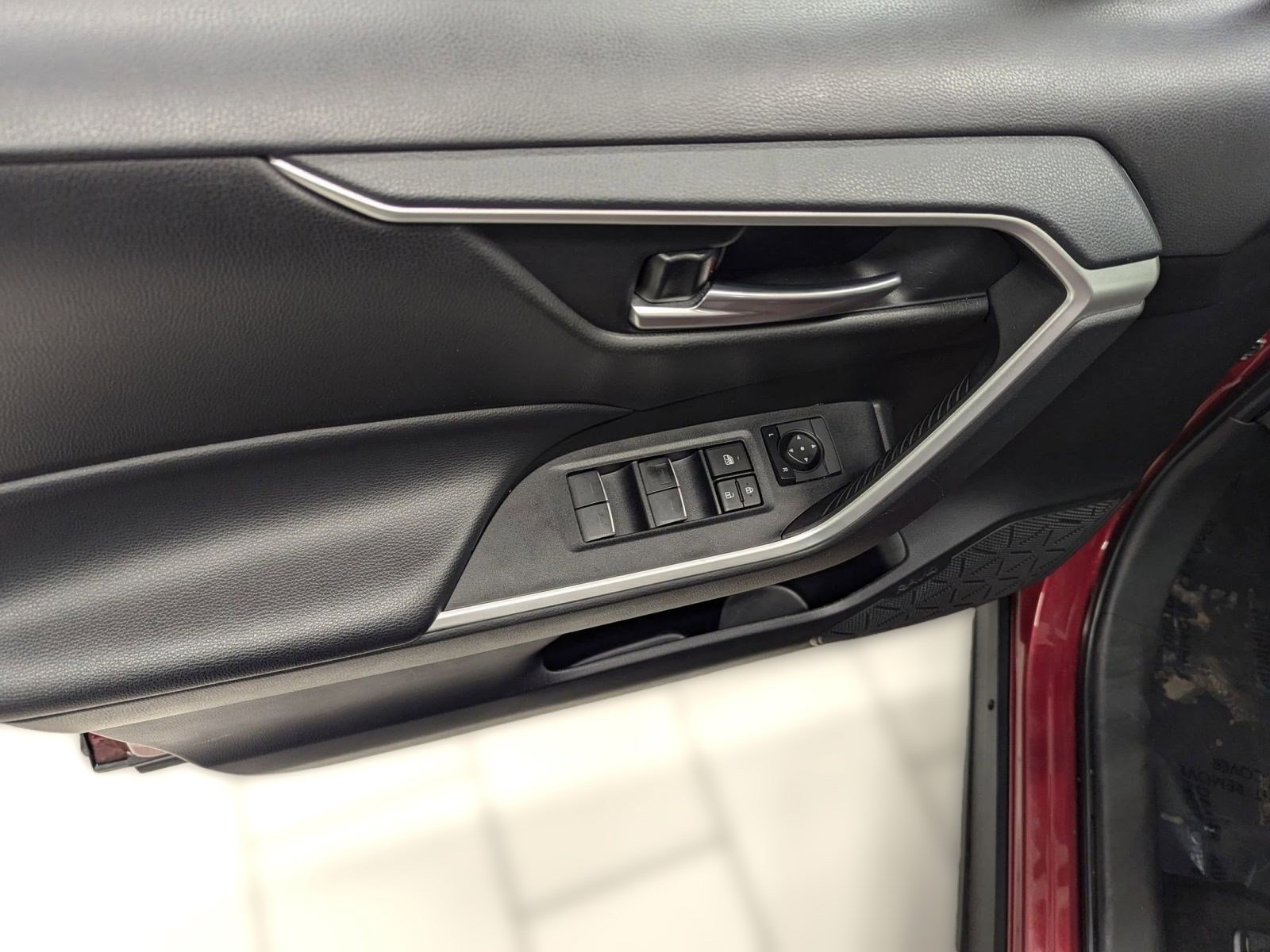 Used 2023 Toyota RAV4 XLE image 10