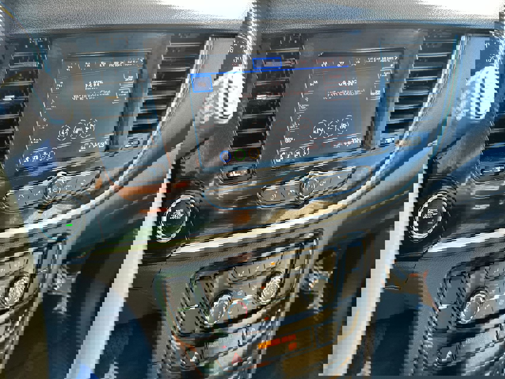 Used 2022 Buick Encore Preferred w/ Safety Package image 16