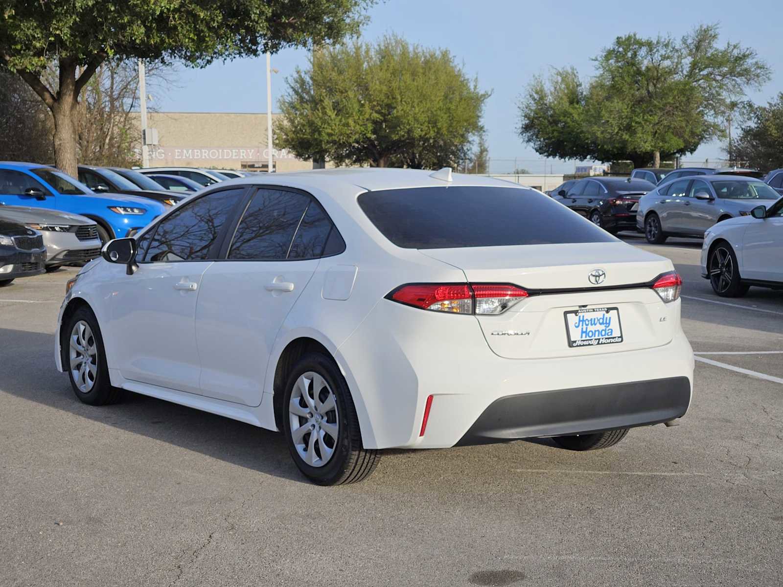 Used 2023 Toyota Corolla LE image 5