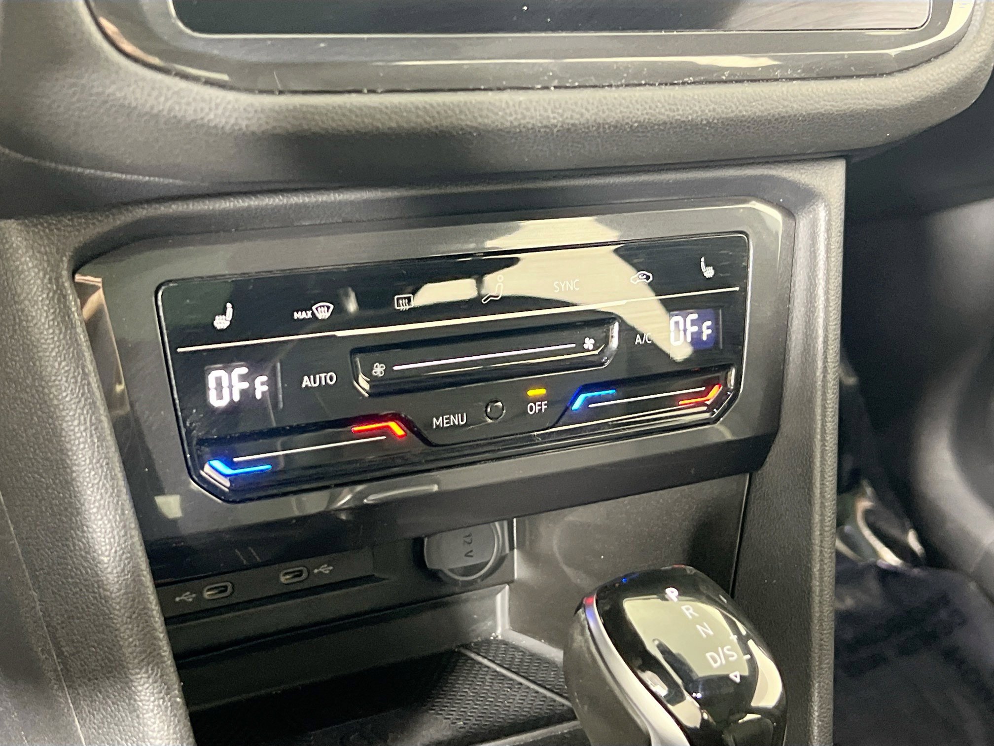 Used 2022 Volkswagen Tiguan SEL R-Line image 16