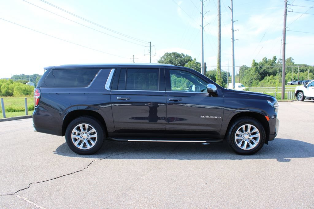 Used 2024 Chevrolet Suburban Premier RWD image 17