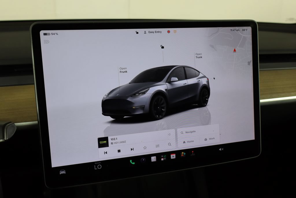 Used 2024 Tesla Model Y Long Range AWD/4WD image 24