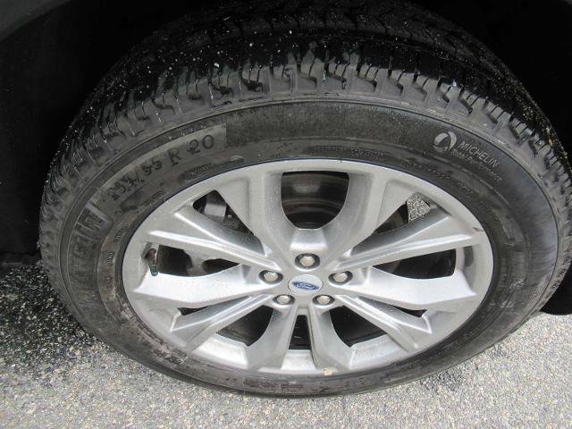 Certified 2023 Ford Explorer XLT w/ Equipment Group 202A AWD/4WD image 11